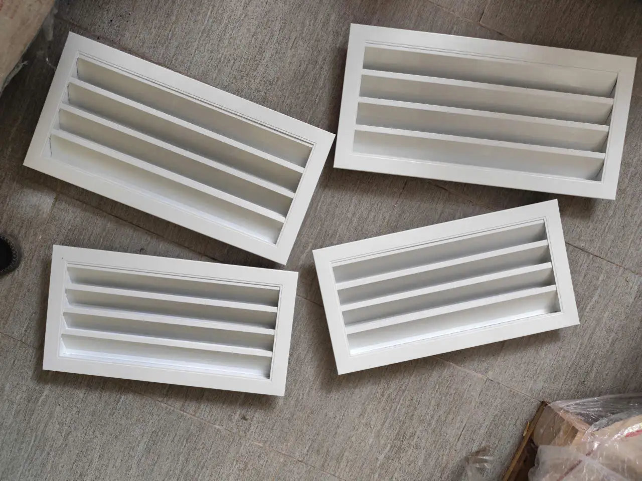 Cần chọn đúng chất liệu để tránh các tác động của thời tiết